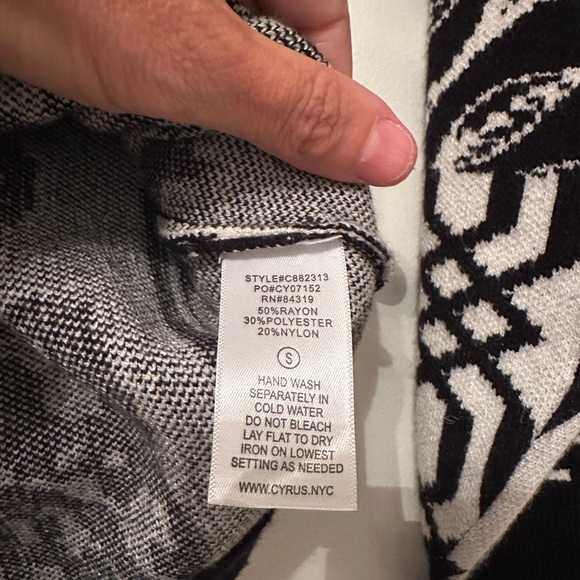 CYRUS | Monochrome Black & White Knit Top - Picture 4 of 6